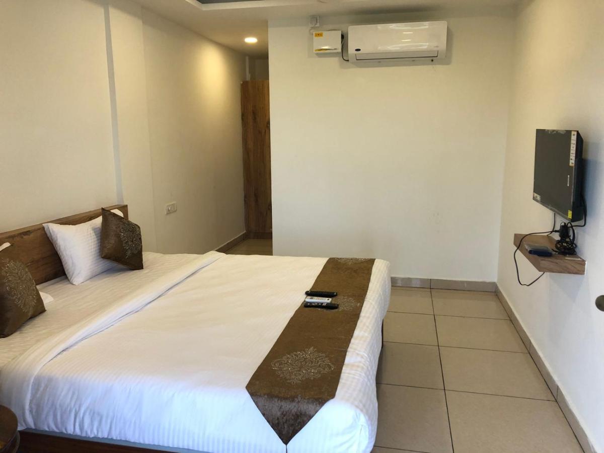 Hotel Amulya Regency Bayappanhalli エクステリア 写真